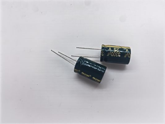 ความถี่ Self-Healing อลูมิเนียม Electrolytic Capacitor -40.C ถึง 105.C โปเลอเรชั่น 2000-10000 ชั่วโมง