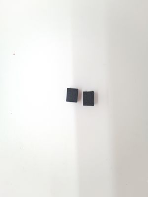 SMD Metal Oxide Varistor Tin Plated Termination สําหรับอุปกรณ์ติดบนพื้นผิว รับรอง CE/TUV/UL