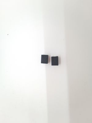 อุปกรณ์การติดตั้งพื้นผิว อ๊อกไซด์โลหะ วาริสตอร์ 0.1J - 4J Temp MOV SMD With Through Hole Package