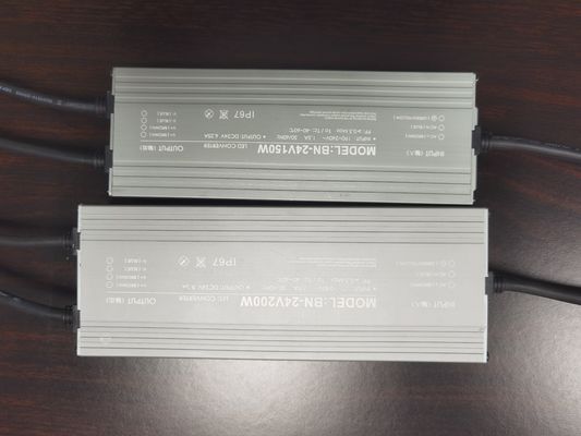 กล่องอลูมิเนียม ป้องกันฝน ไฟไฟฟ้า IP54 ป้องกันน้ํา Output เดี่ยว 100 ~ 264 VAC 8.3A